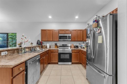 Купить виллу или дом в Катлер-Бей, Флорида 4 комнаты, 185.8м2, № 1991635 - фото 4