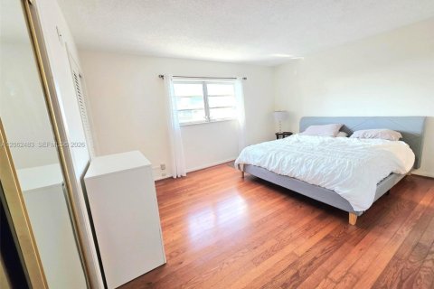 Copropriété à vendre à Hallandale Beach, Floride: 2 chambres, 101.45 m2 № 2268214 - photo 25