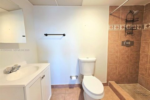 Copropriété à vendre à Hallandale Beach, Floride: 2 chambres, 101.45 m2 № 2268214 - photo 29