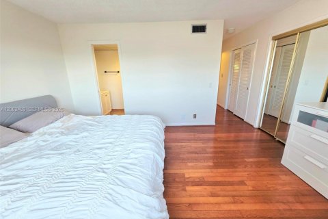 Copropriété à vendre à Hallandale Beach, Floride: 2 chambres, 101.45 m2 № 2268214 - photo 27