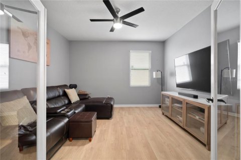 House in Apollo Beach, Florida 4 bedrooms, 215.07 sq.m. № 1910265 - photo 7