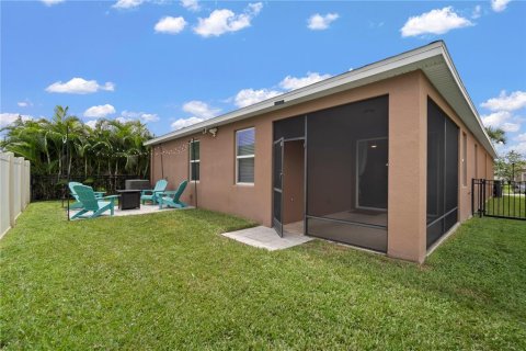 House in Apollo Beach, Florida 4 bedrooms, 215.07 sq.m. № 1910265 - photo 4