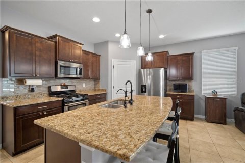 House in Apollo Beach, Florida 4 bedrooms, 215.07 sq.m. № 1910265 - photo 14