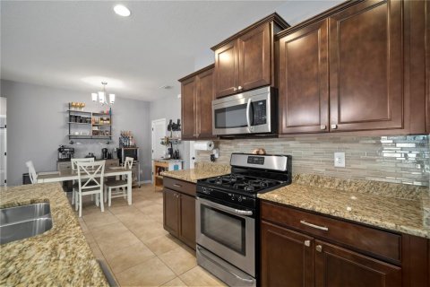 House in Apollo Beach, Florida 4 bedrooms, 215.07 sq.m. № 1910265 - photo 13