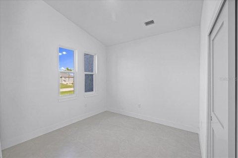 House in Port Charlotte, Florida 4 bedrooms, 226.03 sq.m. № 1894346 - photo 13