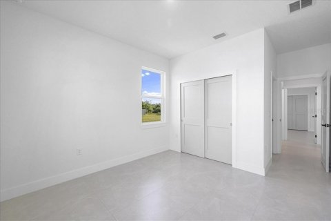 House in Port Charlotte, Florida 4 bedrooms, 226.03 sq.m. № 1894346 - photo 28