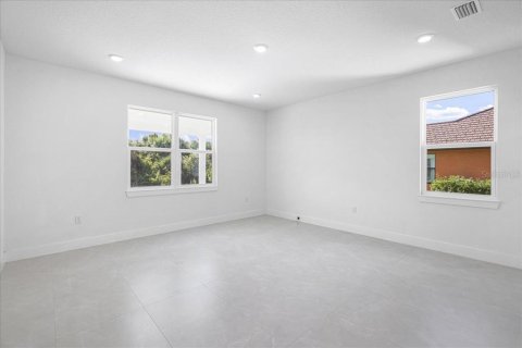 House in Port Charlotte, Florida 4 bedrooms, 226.03 sq.m. № 1894346 - photo 17