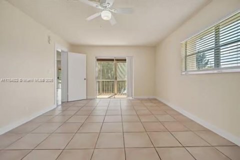 Condo in Davie, Florida, 3 bedrooms  № 1695368 - photo 22