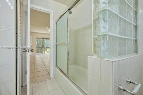 Condo in Davie, Florida, 3 bedrooms  № 1695368 - photo 21