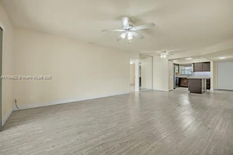 Condo in Davie, Florida, 3 bedrooms  № 1695368 - photo 11