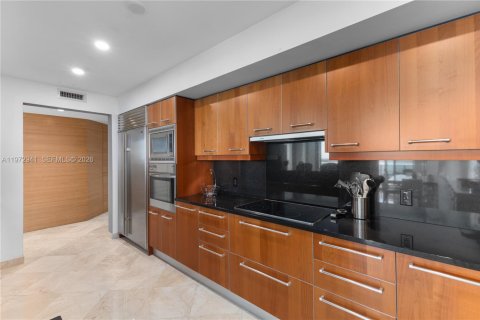 Купить кондоминиум в Майами, Флорида 2 спальни, 174.47м2, № 2040139 - фото 21