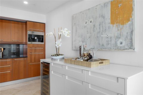 Купить кондоминиум в Майами, Флорида 2 спальни, 174.47м2, № 2040139 - фото 18