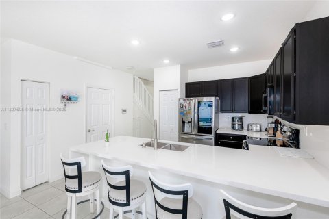 Touwnhouse à vendre à Hialeah, Floride: 3 chambres, 143.07 m2 № 1977187 - photo 13