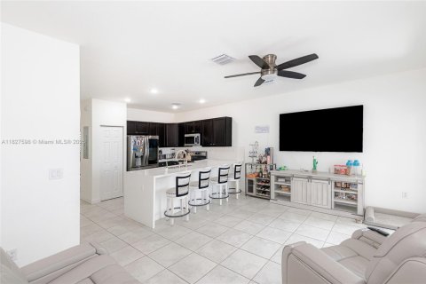 Touwnhouse à vendre à Hialeah, Floride: 3 chambres, 143.07 m2 № 1977187 - photo 11