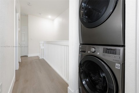 Touwnhouse à vendre à Hialeah, Floride: 3 chambres, 143.07 m2 № 1977187 - photo 27