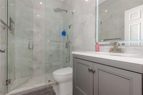 Touwnhouse à vendre à Hialeah, Floride: 3 chambres, 143.07 m2 № 1977187 - photo 23