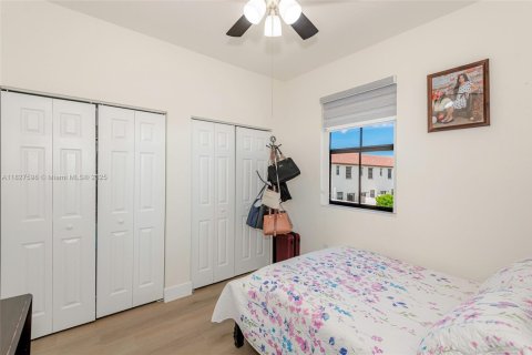 Touwnhouse à vendre à Hialeah, Floride: 3 chambres, 143.07 m2 № 1977187 - photo 25