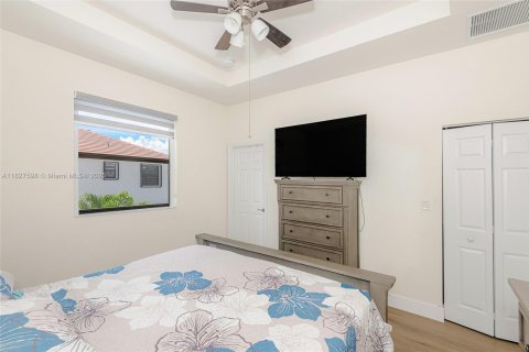 Touwnhouse à vendre à Hialeah, Floride: 3 chambres, 143.07 m2 № 1977187 - photo 17