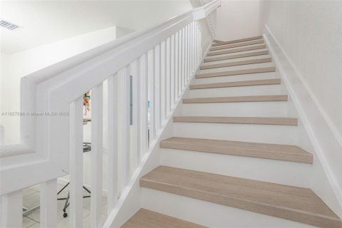 Touwnhouse à vendre à Hialeah, Floride: 3 chambres, 143.07 m2 № 1977187 - photo 15