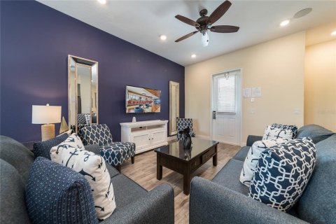 Villa ou maison à vendre à Kissimmee, Floride: 5 chambres, 244.52 m2 № 2419657 - photo 3