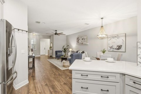 House in Clearwater, Florida 3 bedrooms, 172.15 sq.m. № 2410170 - photo 16