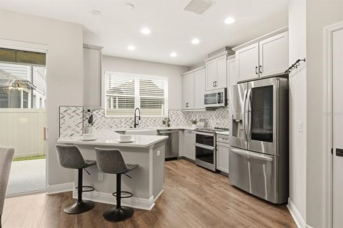 House in Clearwater, Florida 3 bedrooms, 172.15 sq.m. № 2410170 - photo 12