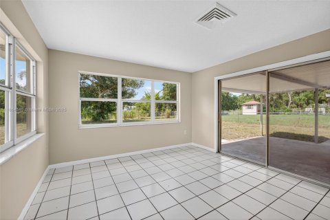 House in St. Lucie, Florida 3 bedrooms, 124.86 sq.m. № 1891945 - photo 18