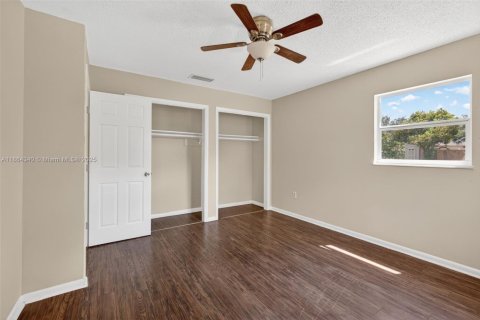 House in St. Lucie, Florida 3 bedrooms, 124.86 sq.m. № 1891945 - photo 23