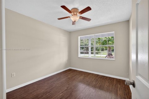 House in St. Lucie, Florida 3 bedrooms, 124.86 sq.m. № 1891945 - photo 26