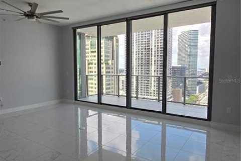 Condo in Saint Petersburg, Florida, 2 bedrooms  № 2275474 - photo 11