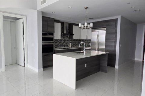 Condo in Saint Petersburg, Florida, 2 bedrooms  № 2275474 - photo 15