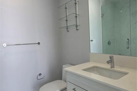 Condo in Saint Petersburg, Florida, 2 bedrooms  № 2275474 - photo 29