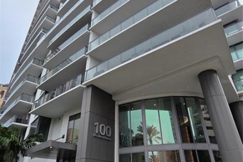 Condo in Saint Petersburg, Florida, 2 bedrooms  № 2275474