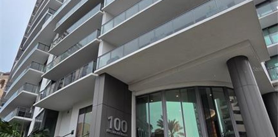 Condo in Saint Petersburg, Florida, 2 bedrooms  № 2275474