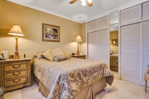 Condo in Miami, Florida, 1 bedroom  № 1953382 - photo 22