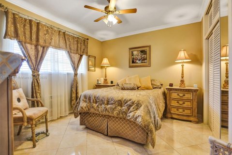 Condo in Miami, Florida, 1 bedroom  № 1953382 - photo 21