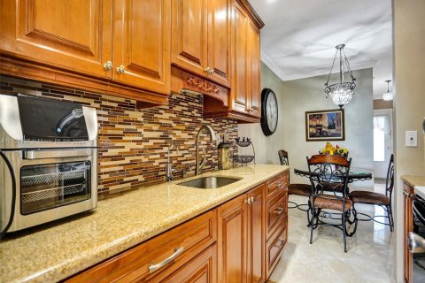 Condo in Miami, Florida, 1 bedroom  № 1953382 - photo 4