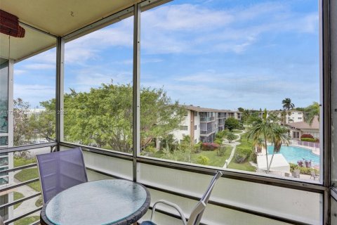 Condo in Miami, Florida, 1 bedroom  № 1953382 - photo 18