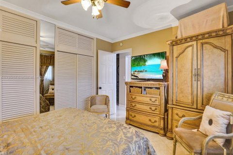 Condo in Miami, Florida, 1 bedroom  № 1953382 - photo 24