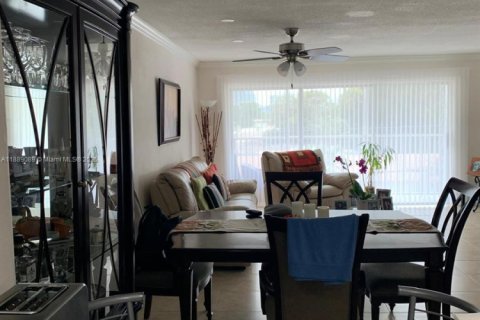 Copropriété à louer à Hallandale Beach, Floride: 2 chambres, 99.78 m2 № 1938684 - photo 8