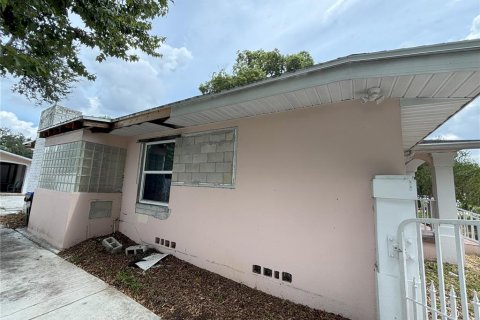 Casa en venta en Orlando, Florida, 4 dormitorios, 220.46 m2 № 1905500 - foto 2