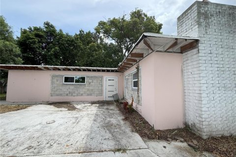 Casa en venta en Orlando, Florida, 4 dormitorios, 220.46 m2 № 1905500 - foto 3