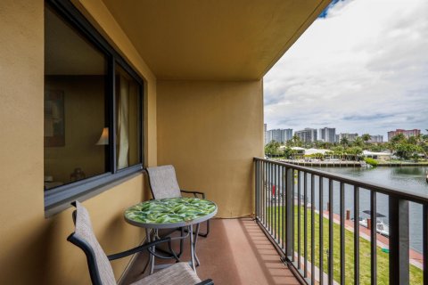 Copropriété à vendre à Hallandale Beach, Floride: 1 chambre, 81.38 m2 № 2147158 - photo 7