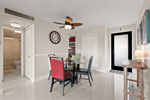 Copropriété à vendre à Hallandale Beach, Floride: 1 chambre, 81.38 m2 № 2147158 - photo 12
