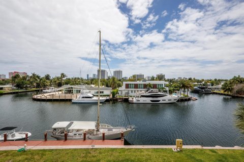 Copropriété à vendre à Hallandale Beach, Floride: 1 chambre, 81.38 m2 № 2147158 - photo 9