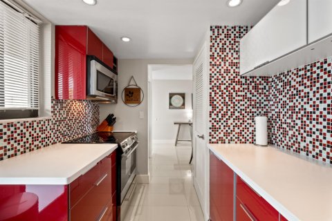 Copropriété à vendre à Hallandale Beach, Floride: 1 chambre, 81.38 m2 № 2147158 - photo 2
