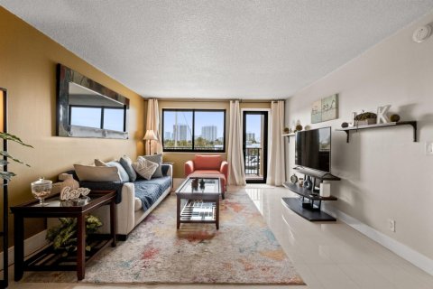 Copropriété à vendre à Hallandale Beach, Floride: 1 chambre, 81.38 m2 № 2147158 - photo 11