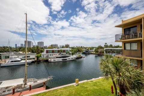 Copropriété à vendre à Hallandale Beach, Floride: 1 chambre, 81.38 m2 № 2147158 - photo 10