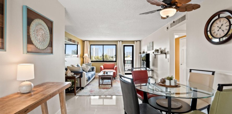 Condo à Hallandale Beach, Floride, 1 chambre № 2147158