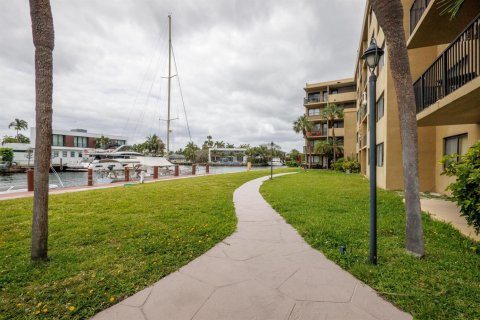 Copropriété à vendre à Hallandale Beach, Floride: 1 chambre, 81.38 m2 № 2147158 - photo 28